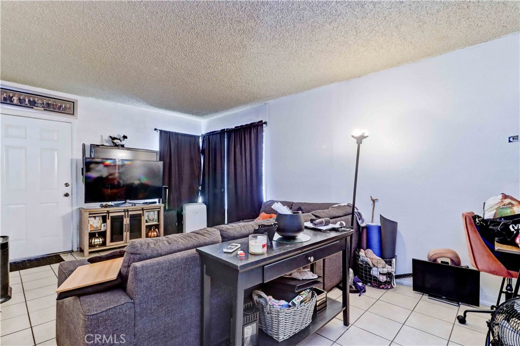 601 E 79th Street Property Photo 2