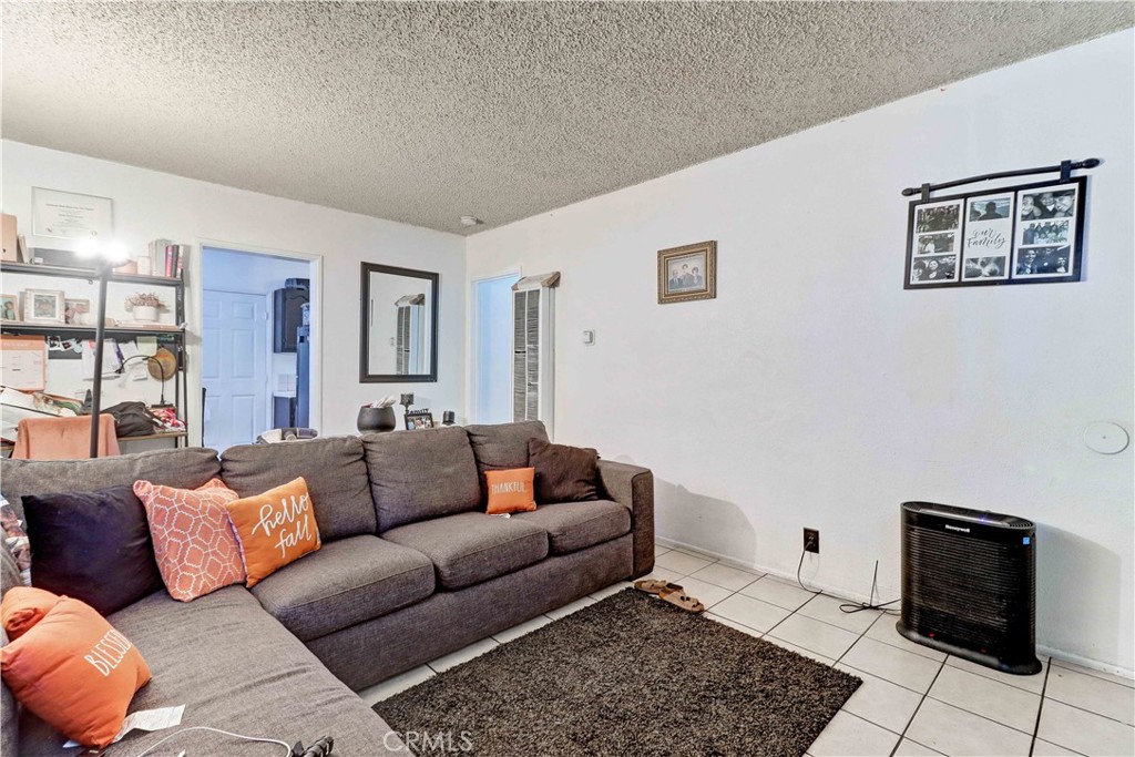 601 E 79th Street Property Photo 4
