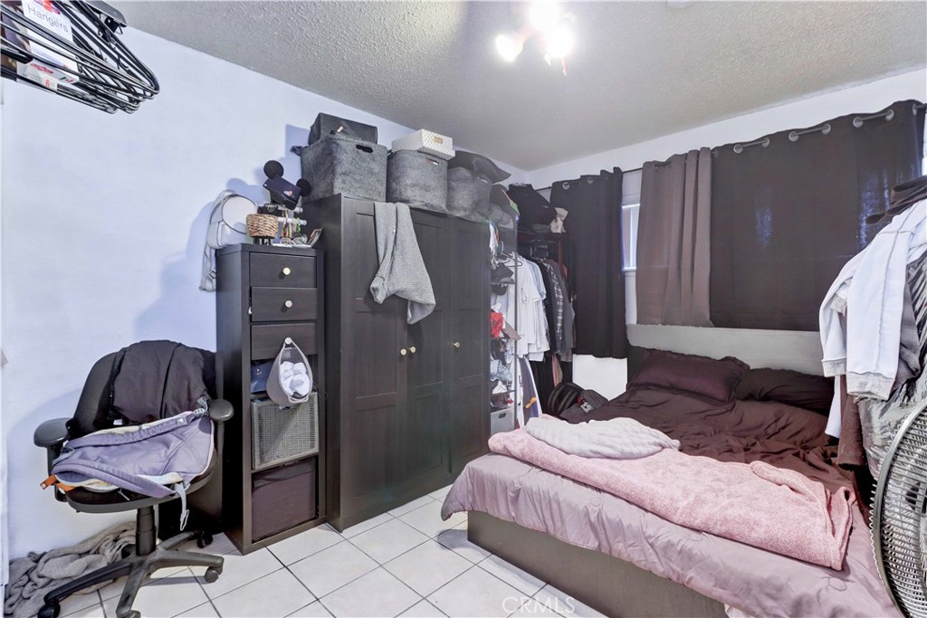 601 E 79th Street Property Photo 8