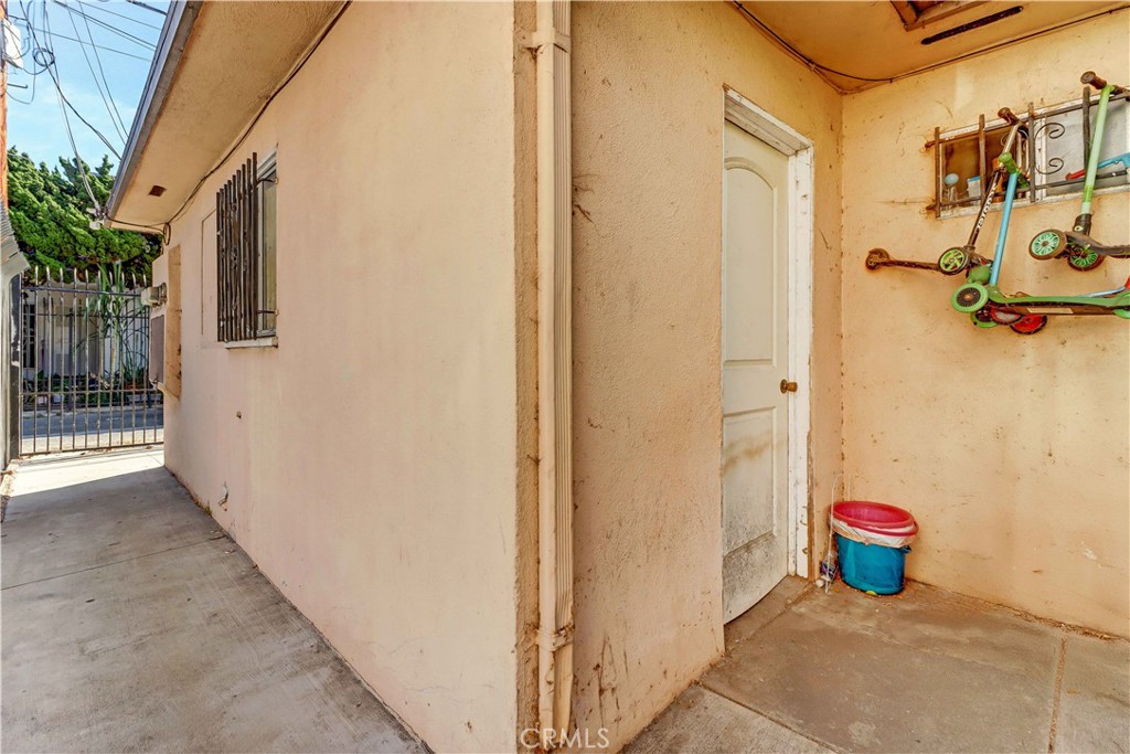 601 E 79th Street Property Photo 15