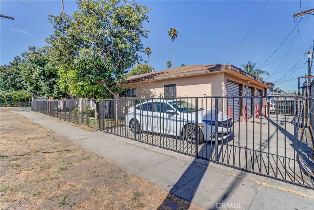 601 E 79th Street Property Photo 16