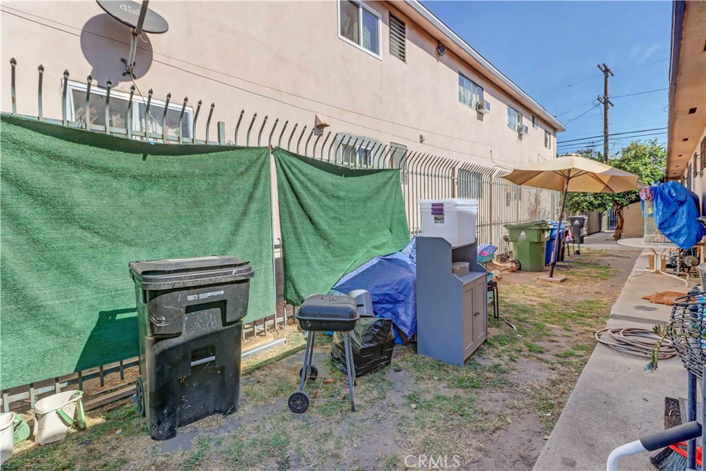 601 E 79th Street Property Photo 24