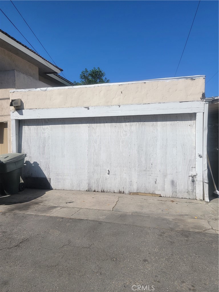 208 S Illinois Street Property Photo 5