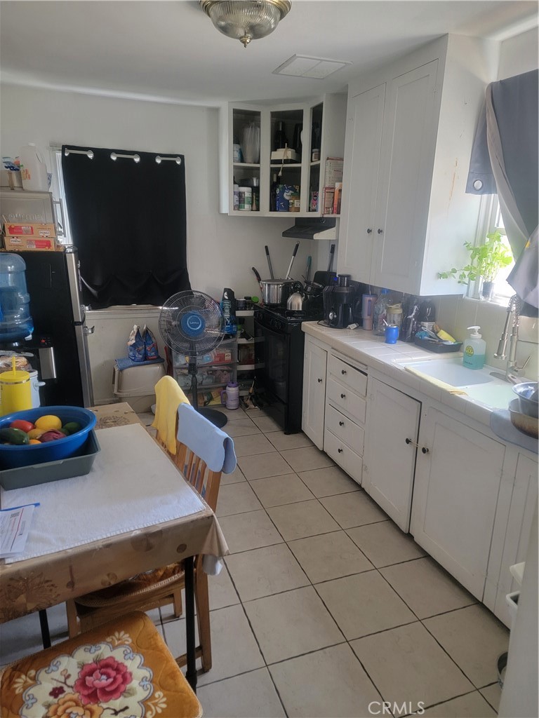 208 S Illinois Street Property Photo 10