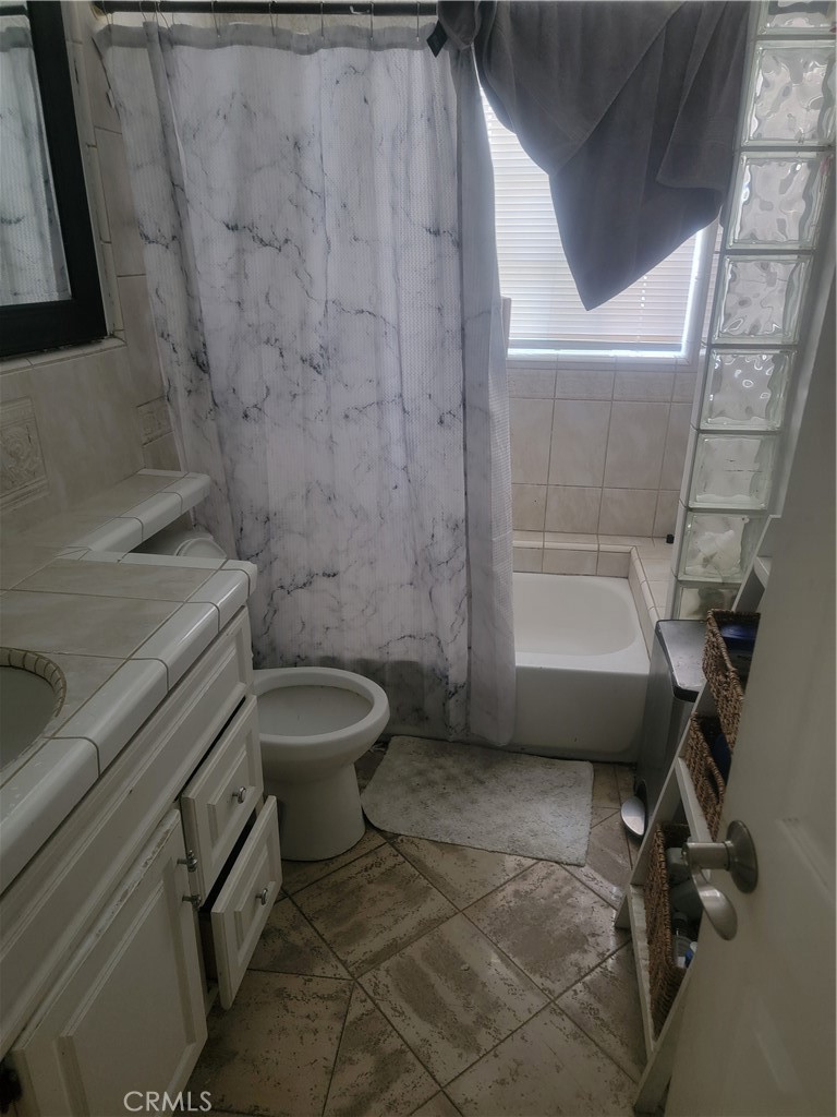 208 S Illinois Street Property Photo 15