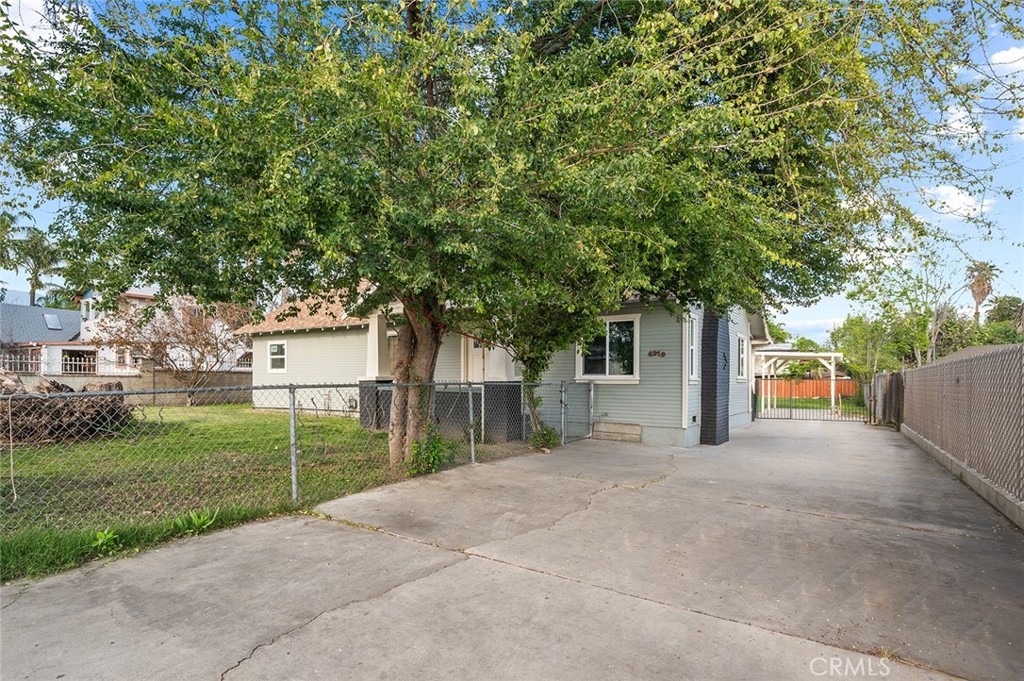 6979 Tippecanoe Avenue Property Photo 2
