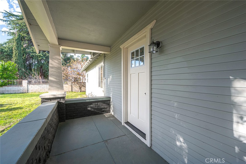 6979 Tippecanoe Avenue Property Photo 3