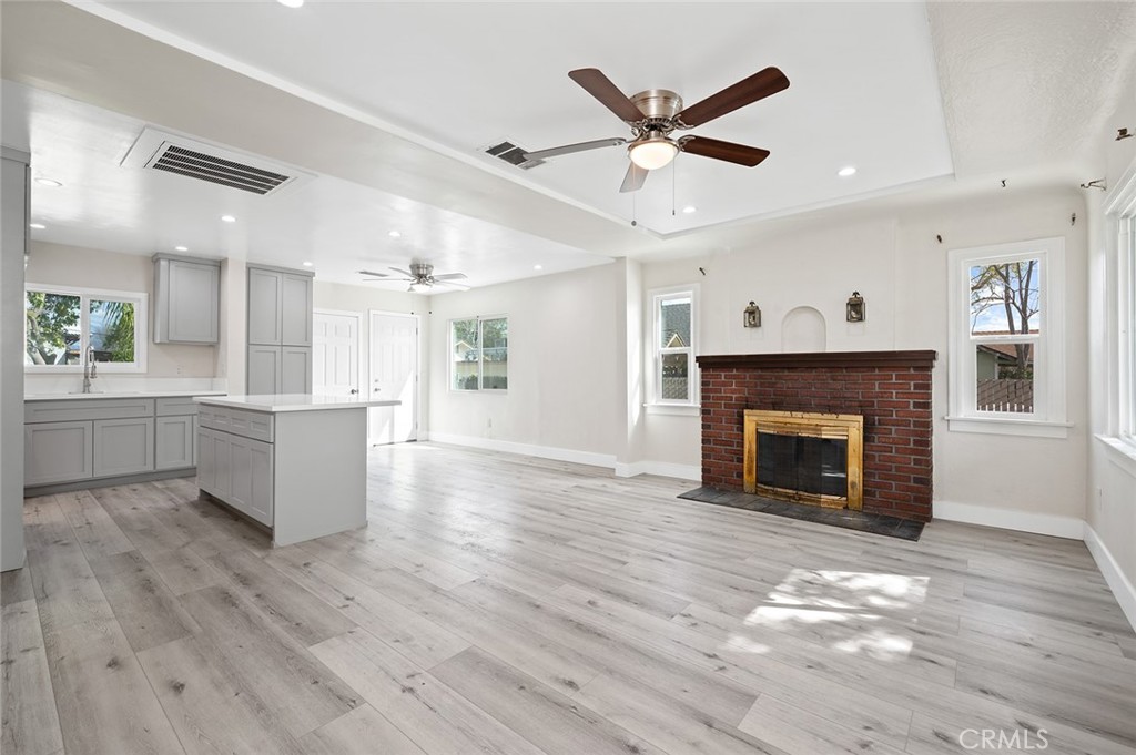 6979 Tippecanoe Avenue Property Photo 6