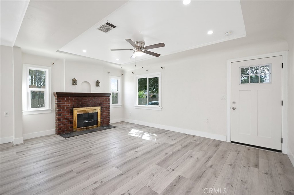 6979 Tippecanoe Avenue Property Photo 7