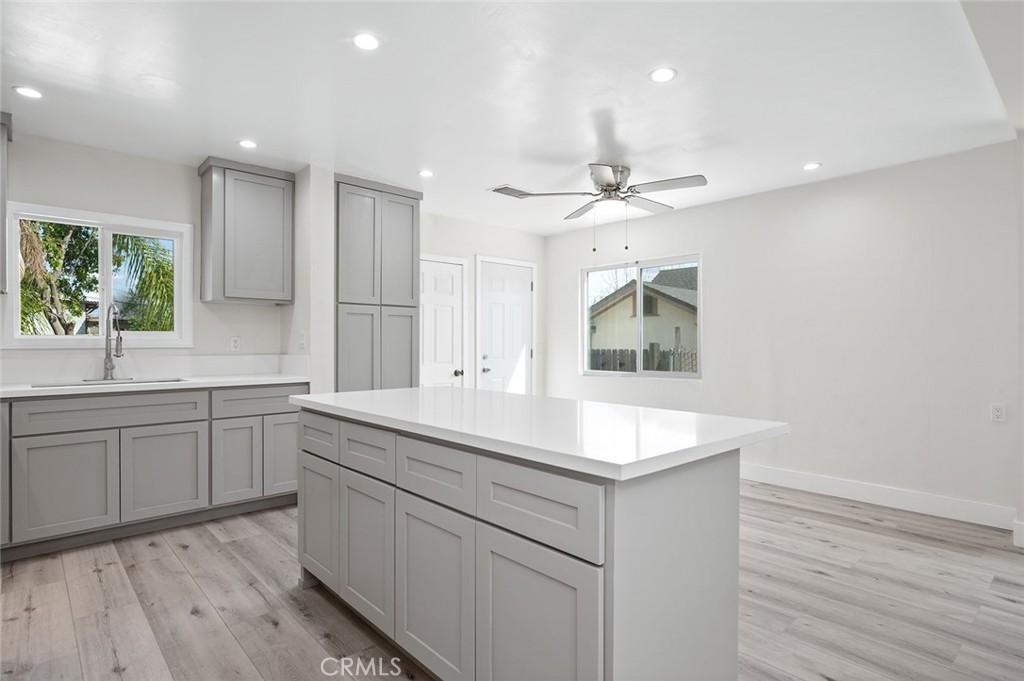 6979 Tippecanoe Avenue Property Photo 12