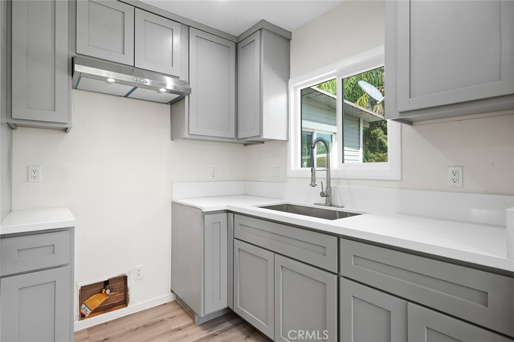 6979 Tippecanoe Avenue Property Photo 13