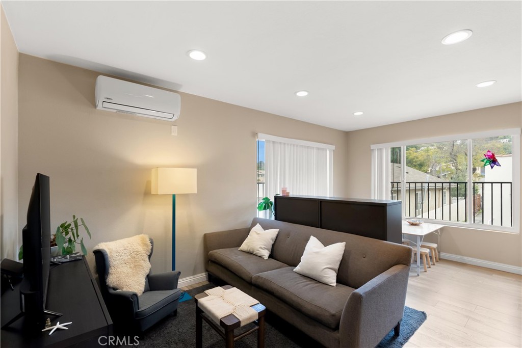 5515 Monterey Road Property Photo 7