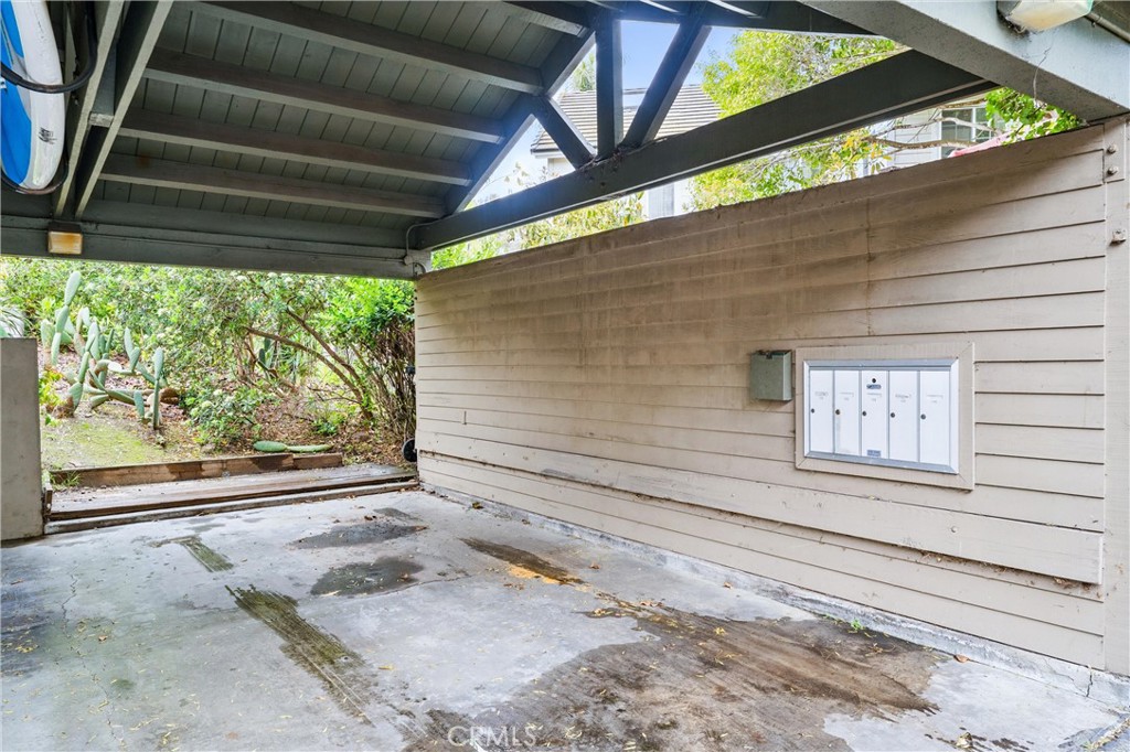 24431 Stonehill Drive Property Photo 33