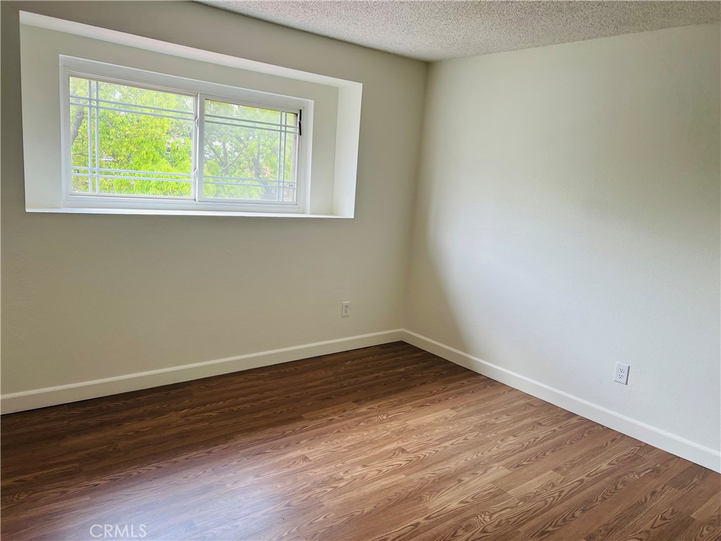 744 W Montrose Street Property Photo 10