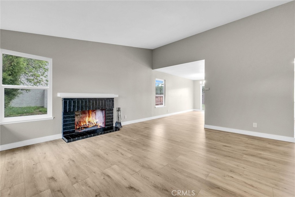 337 N Aspen Avenue Property Photo 7