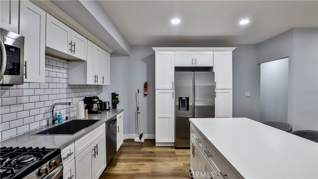 408 S Flower Street Property Photo 10