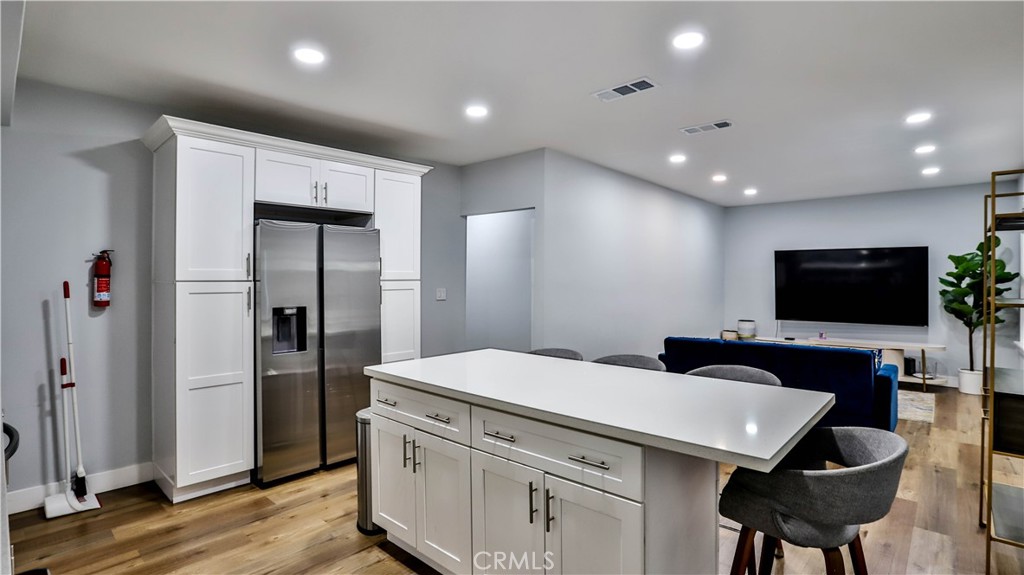 408 S Flower Street Property Photo 11