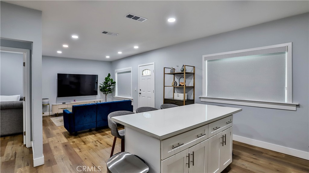 408 S Flower Street Property Photo 13