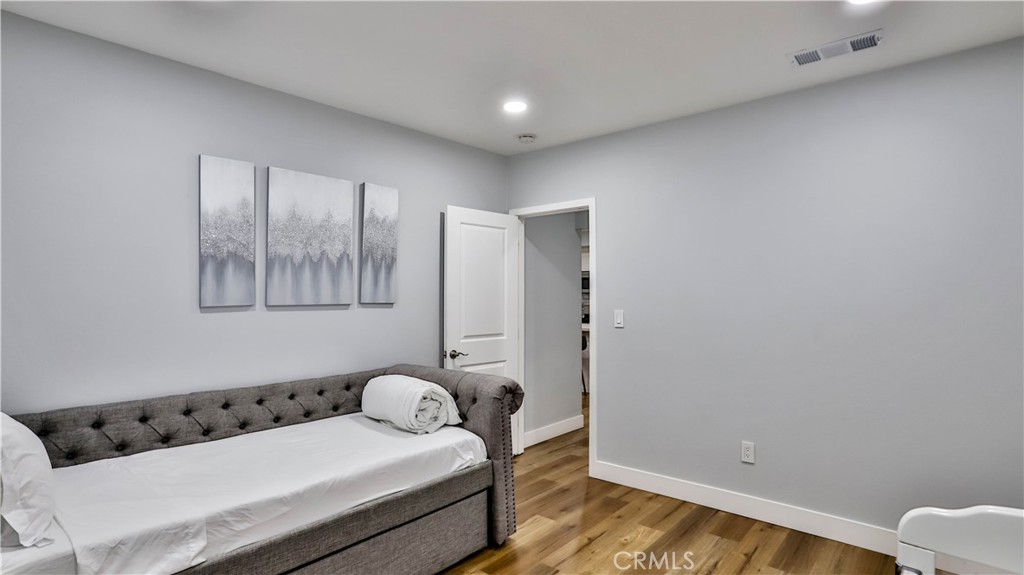 408 S Flower Street Property Photo 17