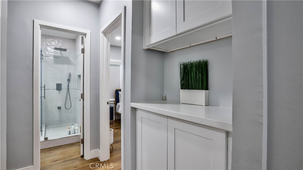 408 S Flower Street Property Photo 19