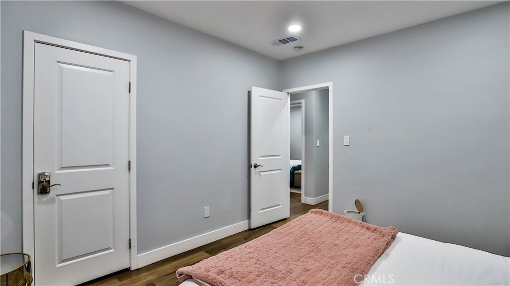 408 S Flower Street Property Photo 23