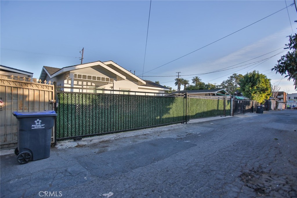 408 S Flower Street Property Photo 41