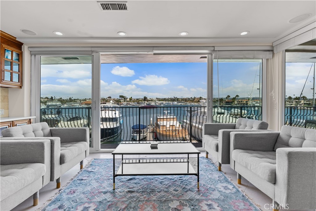 3322 Via Lido Property Photo