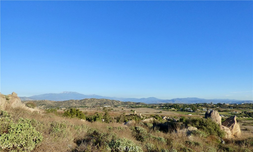 23635 Sky Mesa Road Property Photo 2
