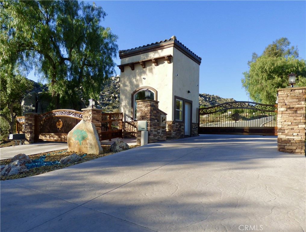 23635 Sky Mesa Road Property Photo 6