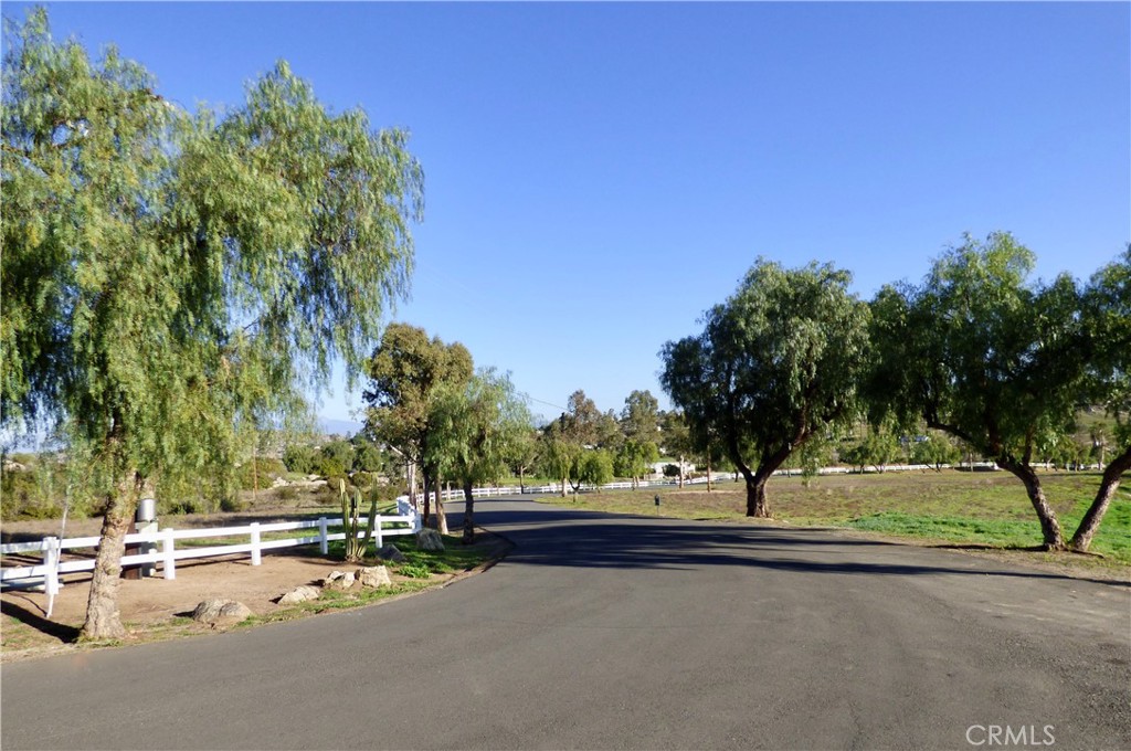 23635 Sky Mesa Road Property Photo 10