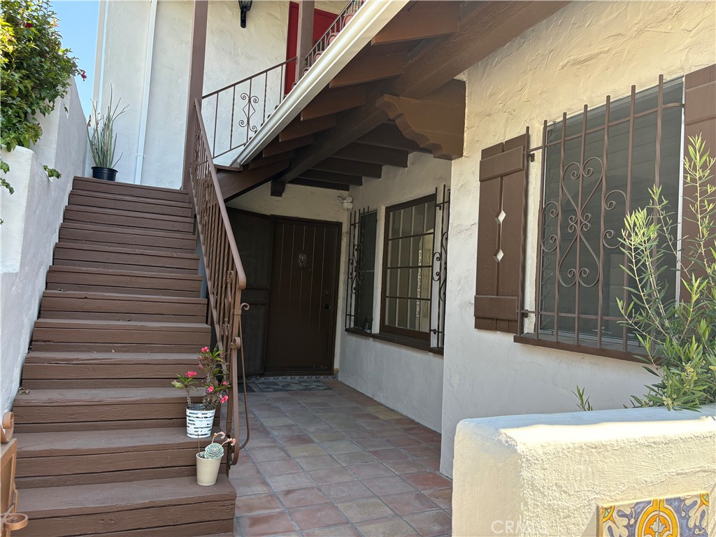 918 S Stanley Avenue Property Photo 3