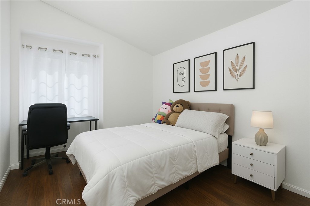 751 N Larch Avenue Property Photo 11