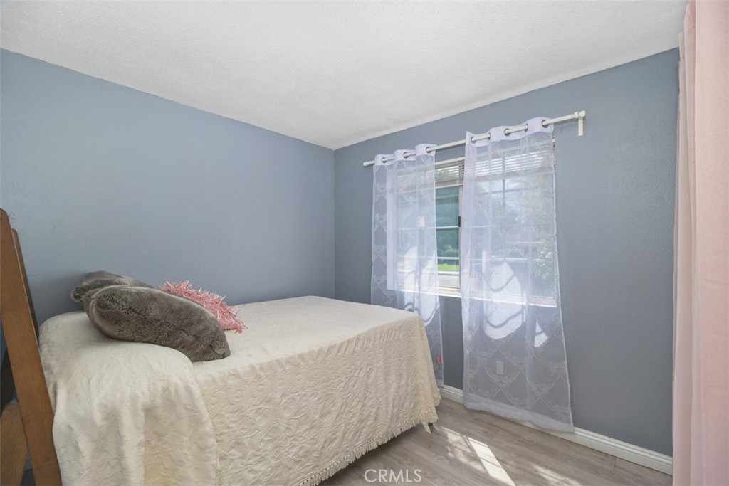 751 N Larch Avenue Property Photo 13