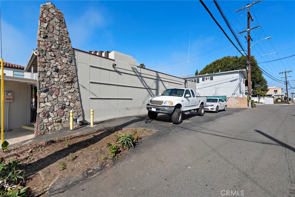 102 W El Portal Property Photo 15
