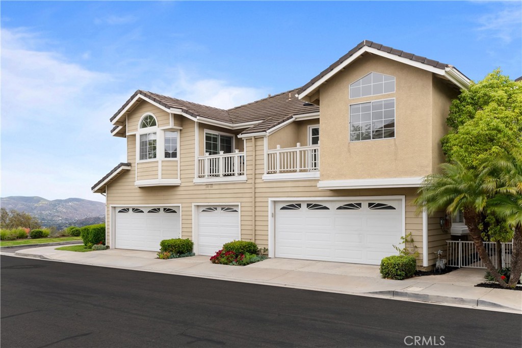 740 S Crown Pointe Drive Property Photo 1