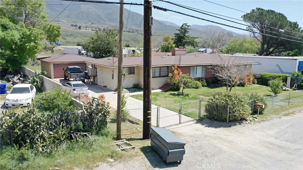 18754 Cajon Boulevard Property Photo 8