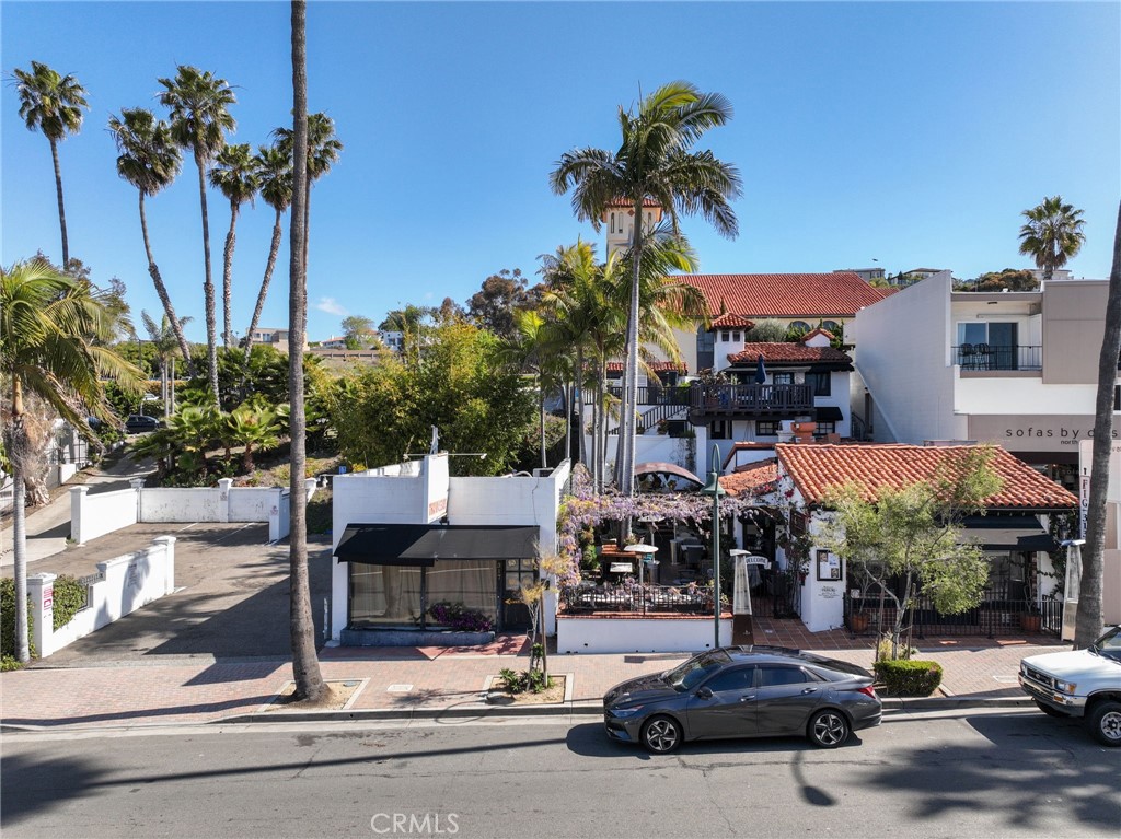 307 N El Camino Real Property Photo 6
