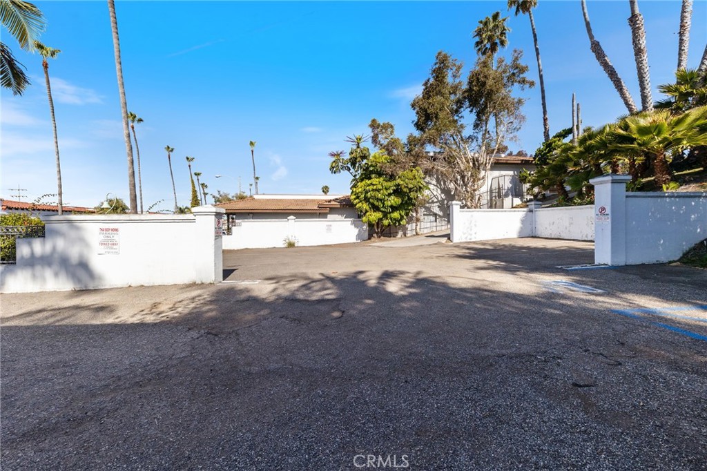 307 N El Camino Real Property Photo 8
