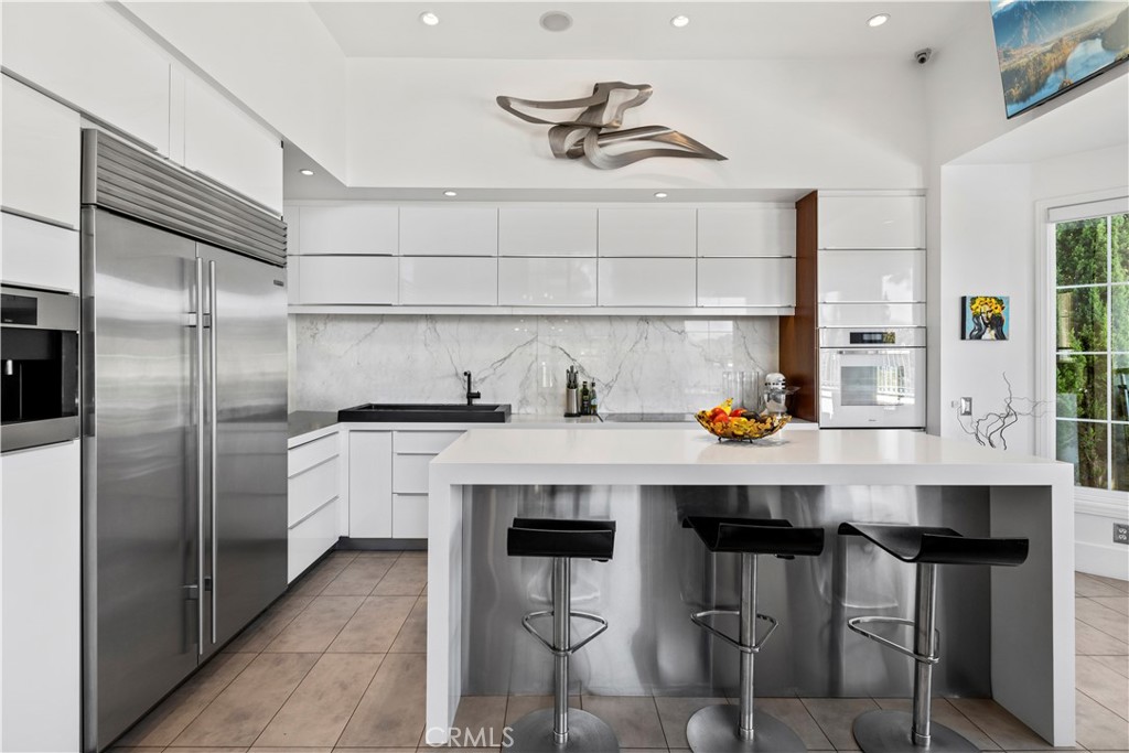 4 Chandon Property Photo 6