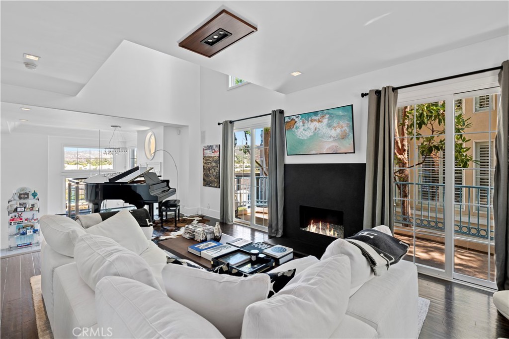 4 Chandon Property Photo 10