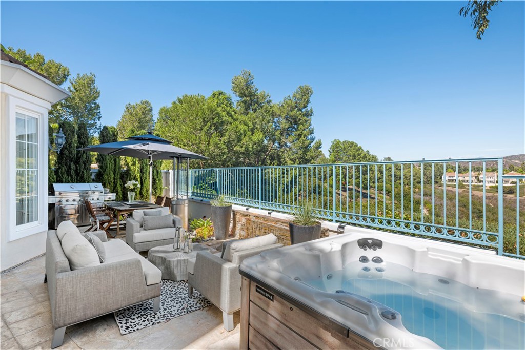 4 Chandon Property Photo 27