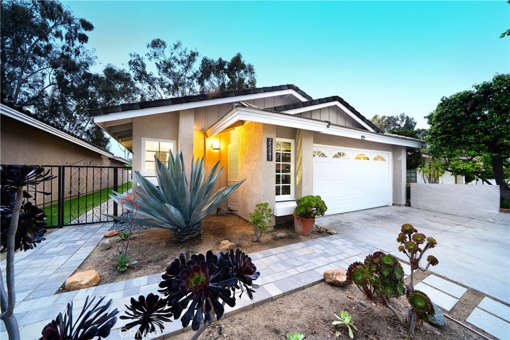25041 Sunset Place W Property Photo