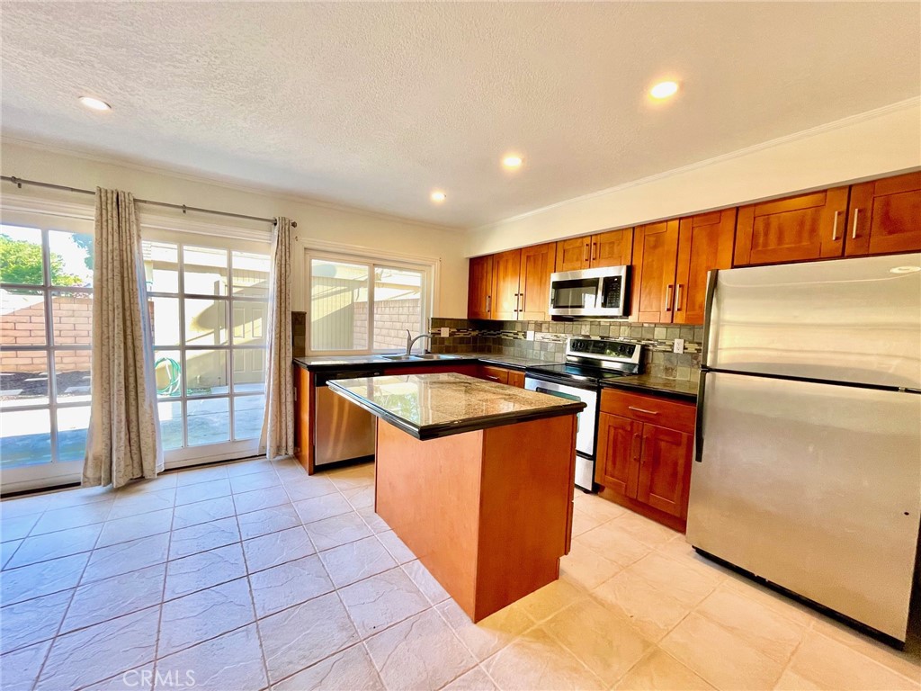 10296 Colombia River Court Property Photo 3