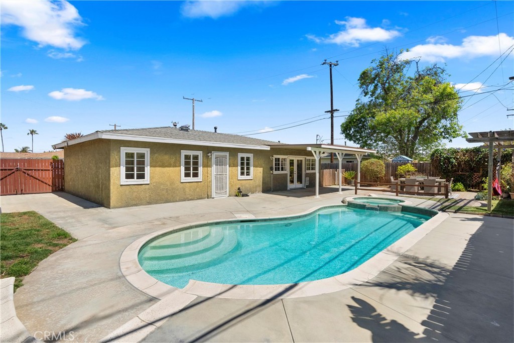 8072 Kiner Drive Property Photo