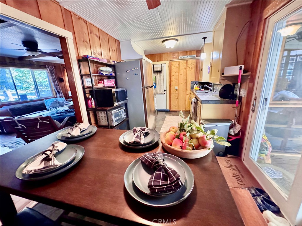 45583 Poso Park Drive Property Photo 12