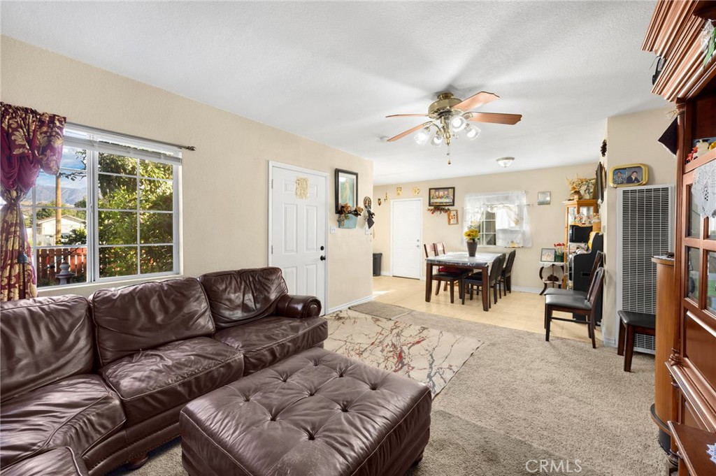 1135 W 16th Street Property Photo 5