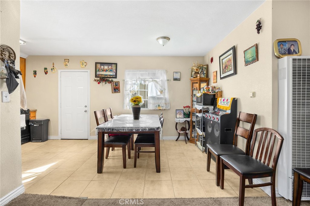 1135 W 16th Street Property Photo 6