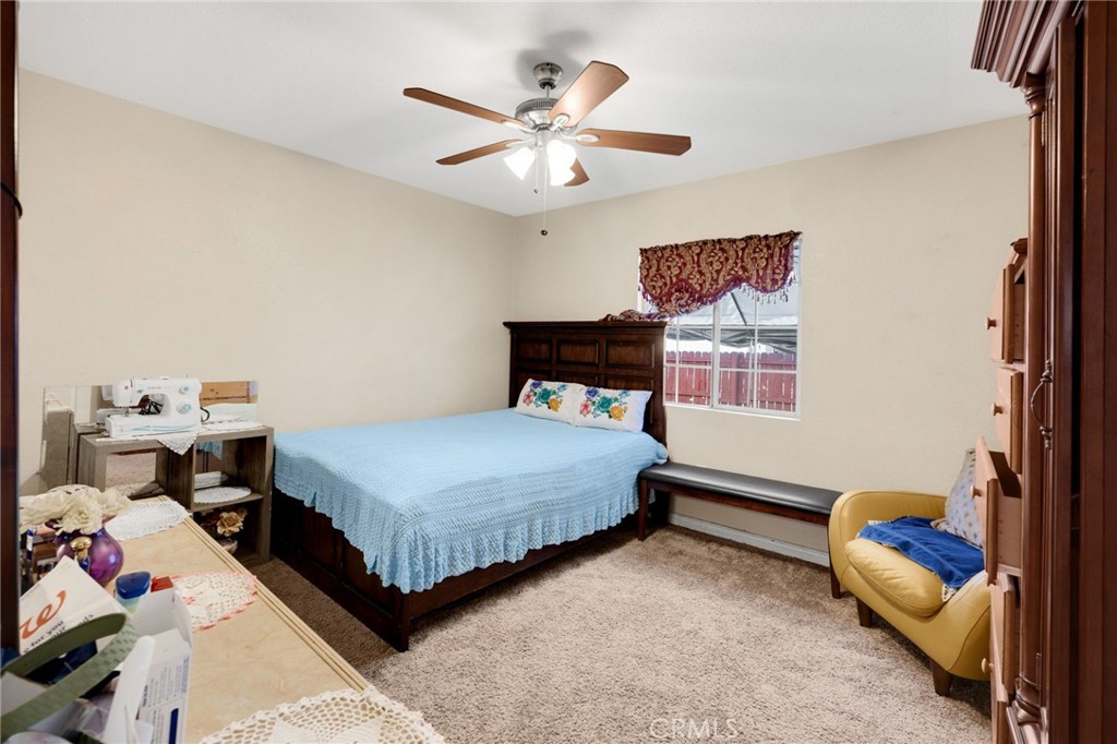 1135 W 16th Street Property Photo 11