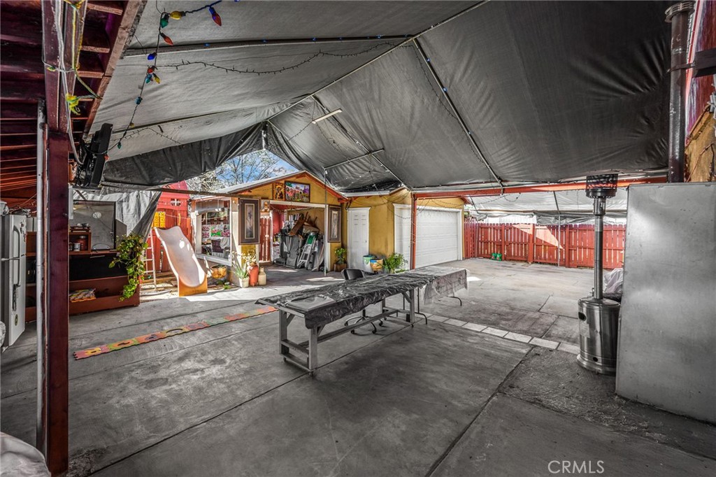 1135 W 16th Street Property Photo 18