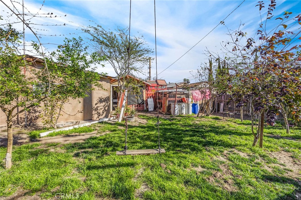 1135 W 16th Street Property Photo 22